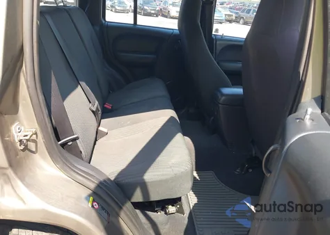 2004 Jeep Liberty Sport from USA, damaged, VIN 1J8GL48K64W130749